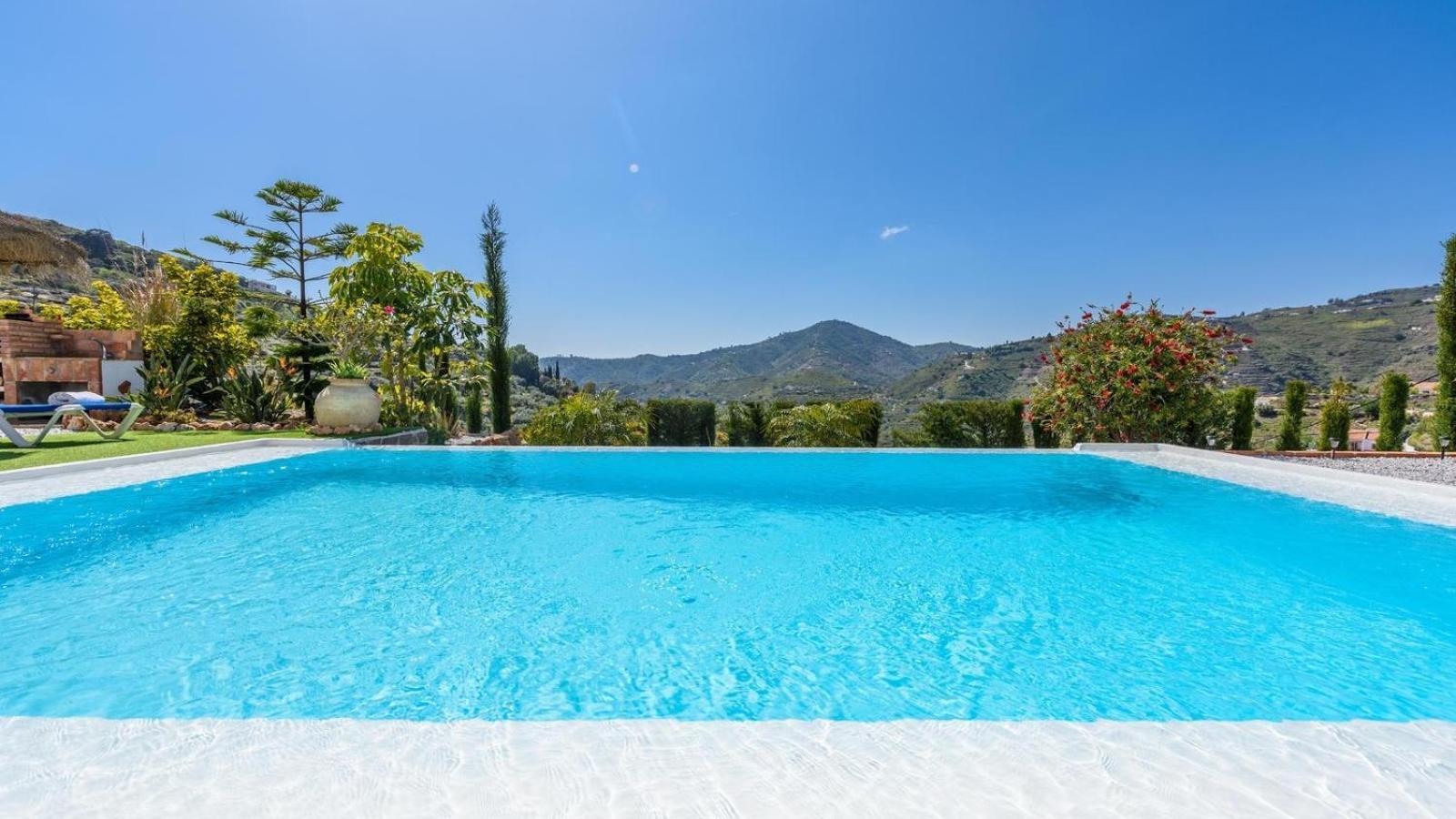 Villa Las Palmeras De Torrox By Ruralidays Exterior photo